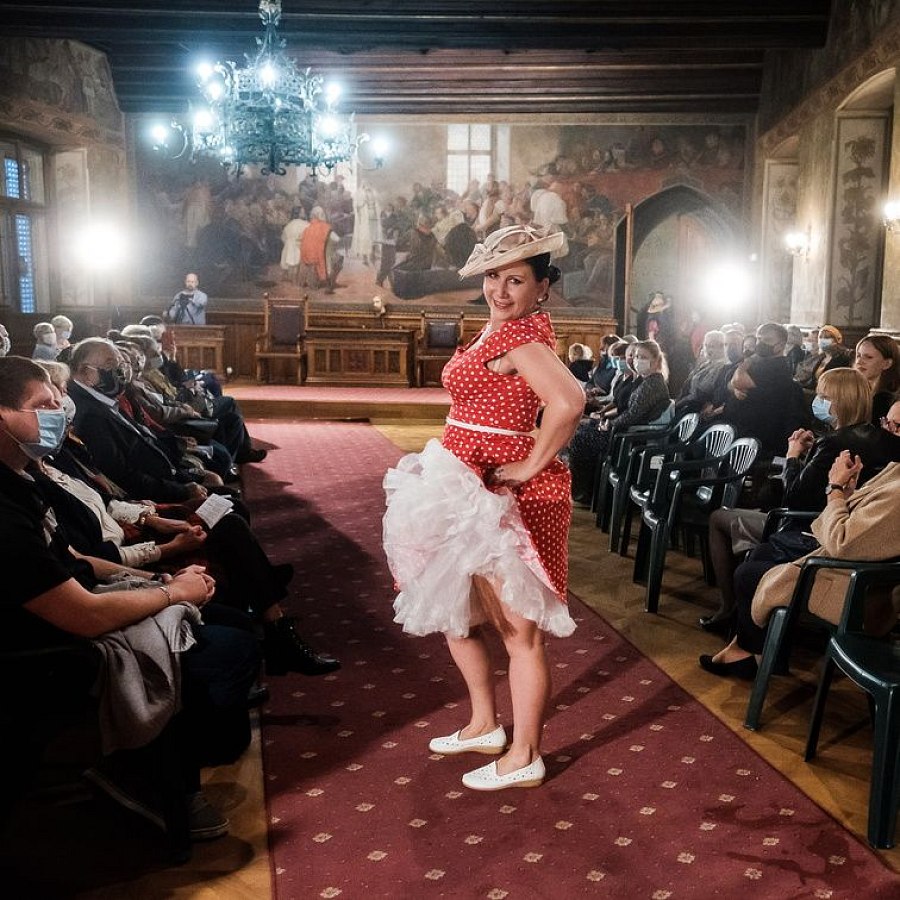 20201007132010-43d764e6-la