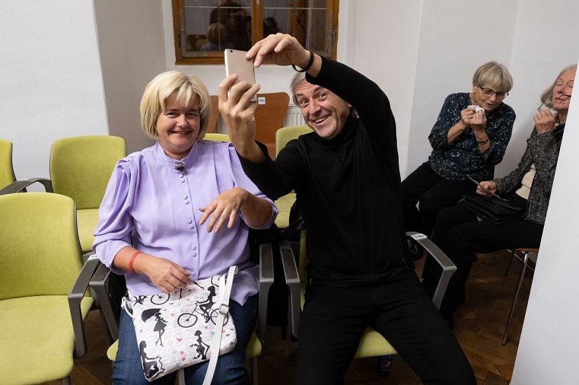 20191107204900-bd81a2f9-la