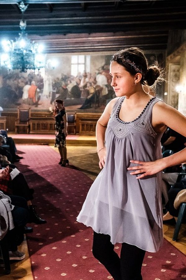 20201007010141-34bbfc23-la