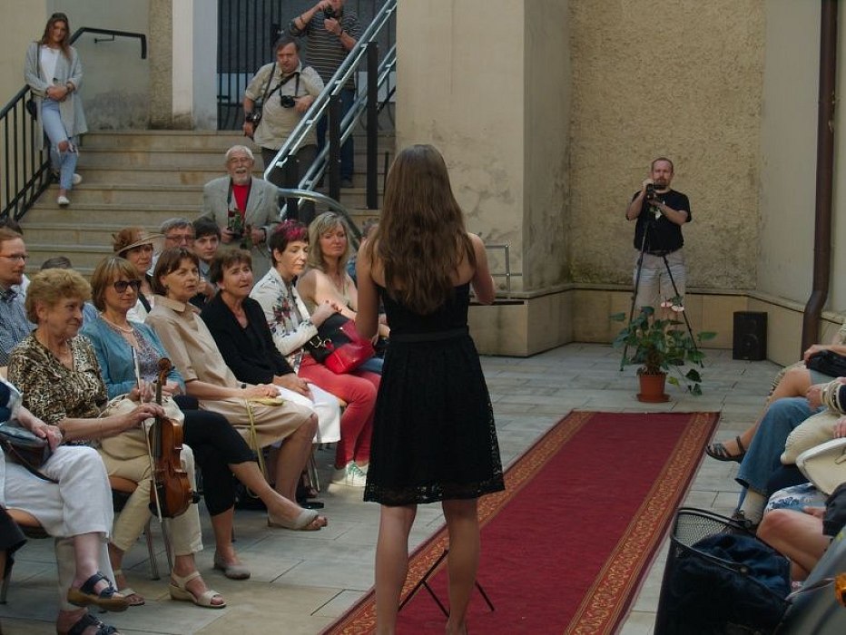 20170629230439-60206bdc-me