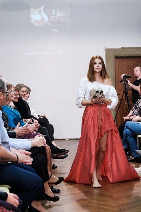 20191107223638-ef851b18-me