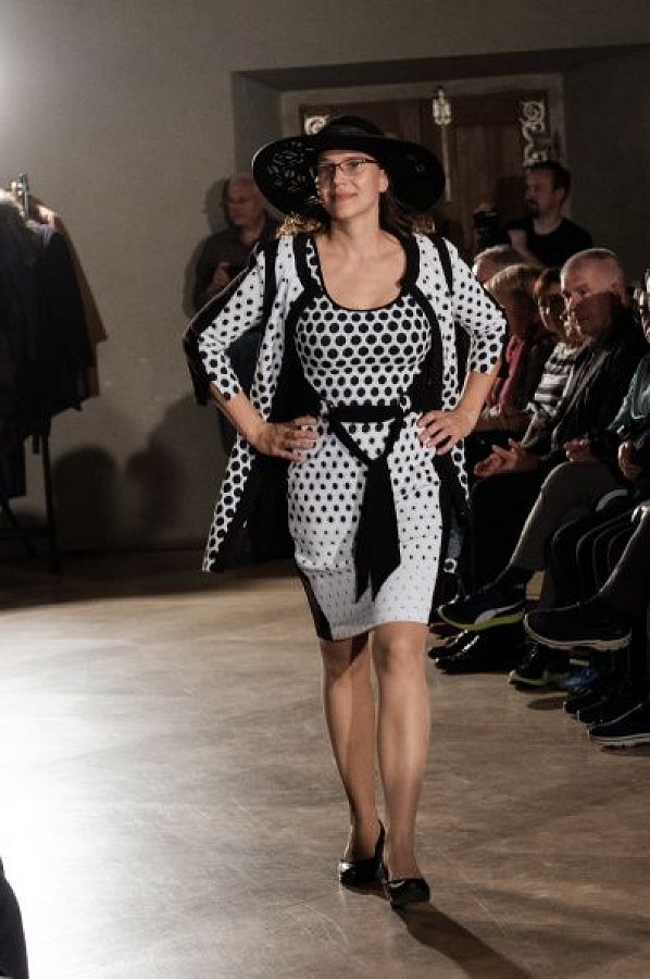 20181104200742-8b8b5970-me