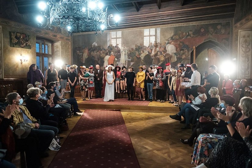 20201007010249-78082338-xl