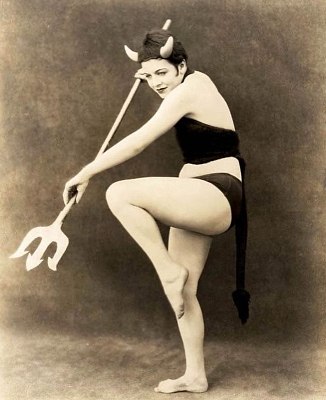 20250809-405m-Halloween-costumes-1920