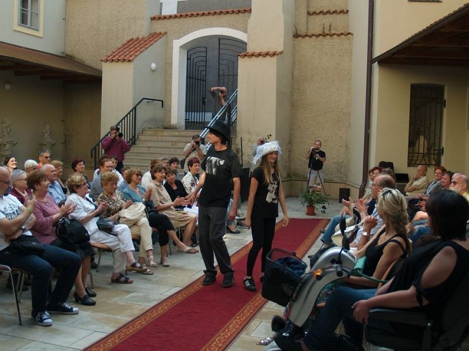 20170629215710-e6a6cd35-me