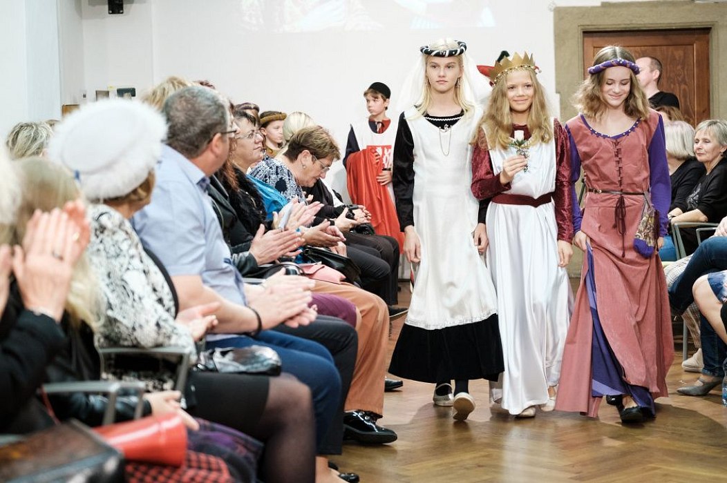 20191107214404-dd2b4bb2-la