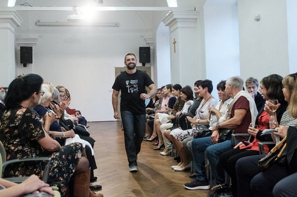 20181104174347-7ba4a404-me