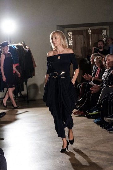 20181104200530-76a7cc39-me