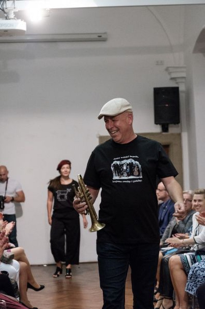 20181104162727-5d797530-me