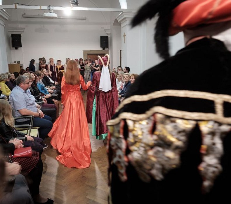 20191107215028-d7d97246-me