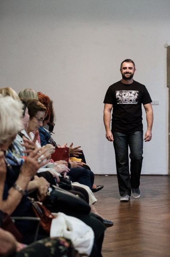 20181104174203-ca8a1828-me