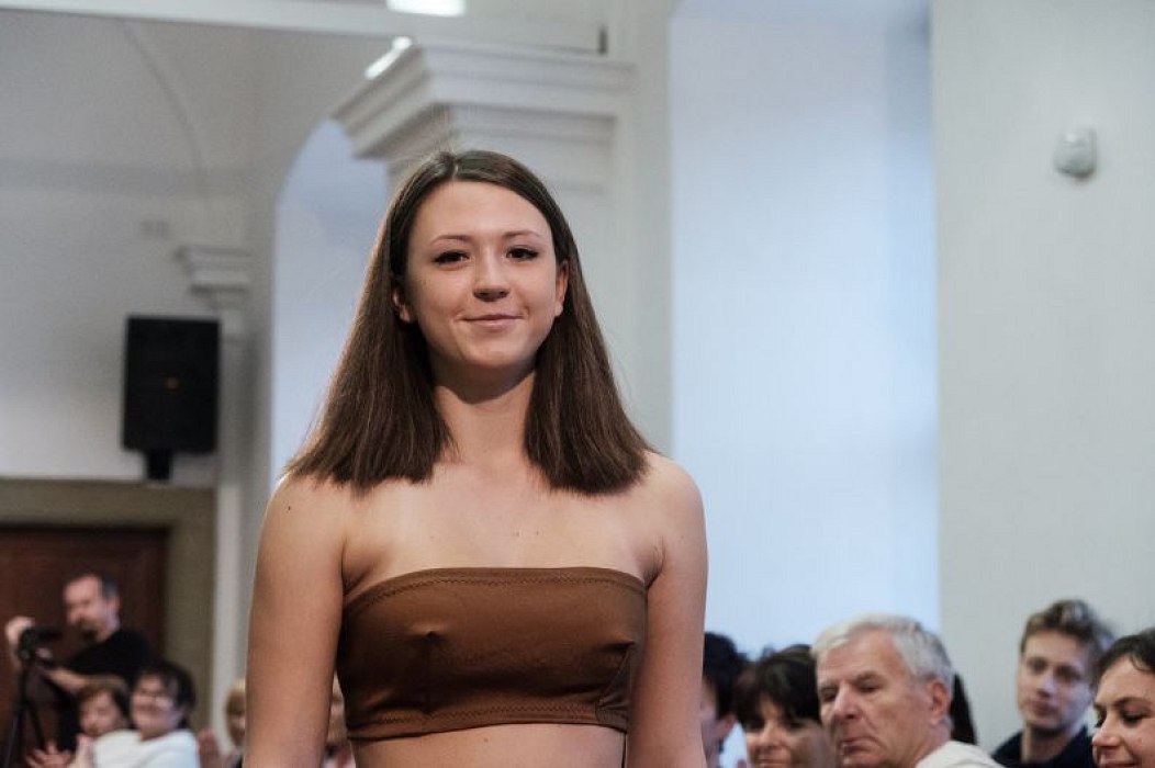 20181104175527-00715f8d-me