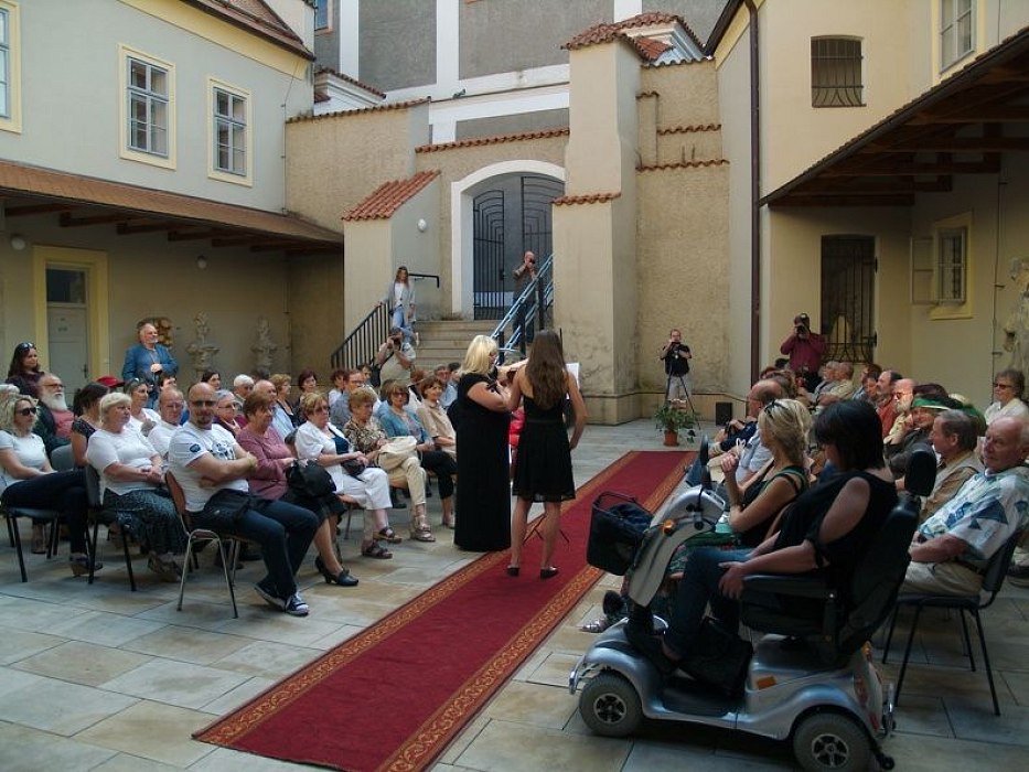 20170629230444-220dc240-me