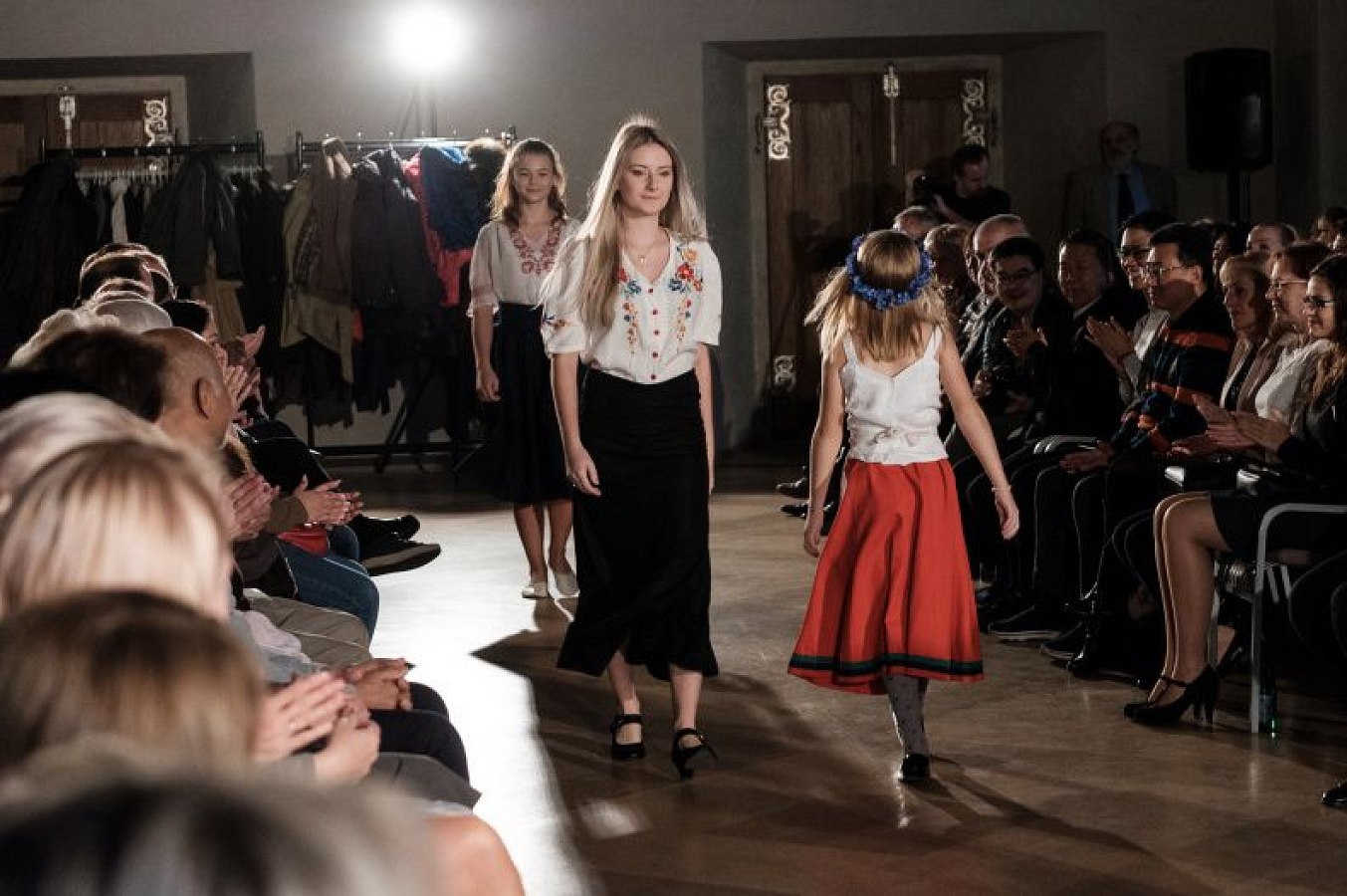 20181104193837-703070e9-me