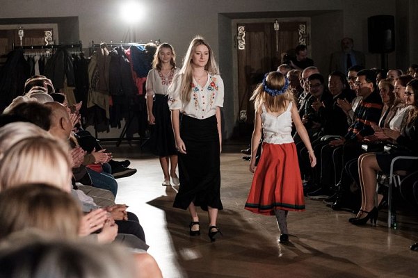 20181104193837-703070e9-me