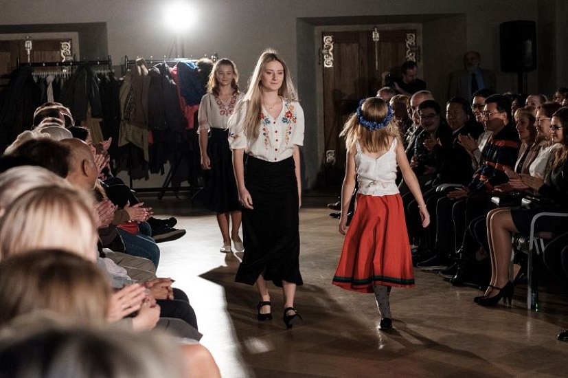 20181104193837-703070e9-me