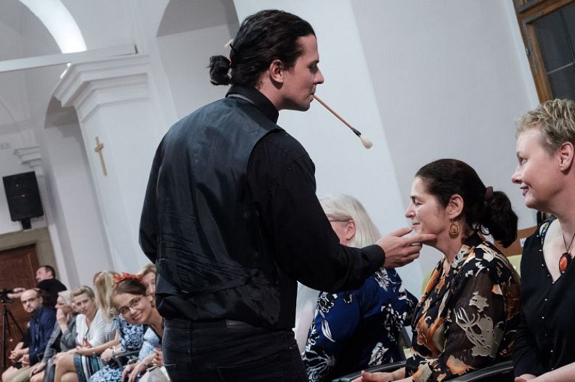 20181104164026-96690ea8-me