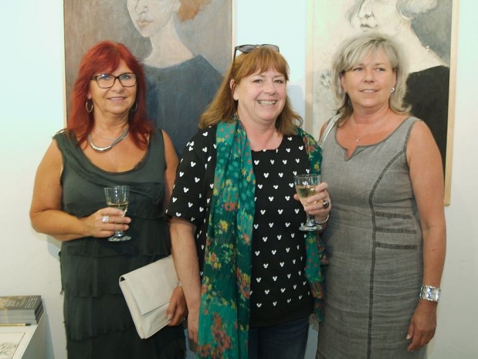 20170629235104-6c4c21ab-me