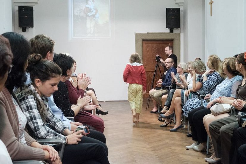 20181104164540-220a4822-me