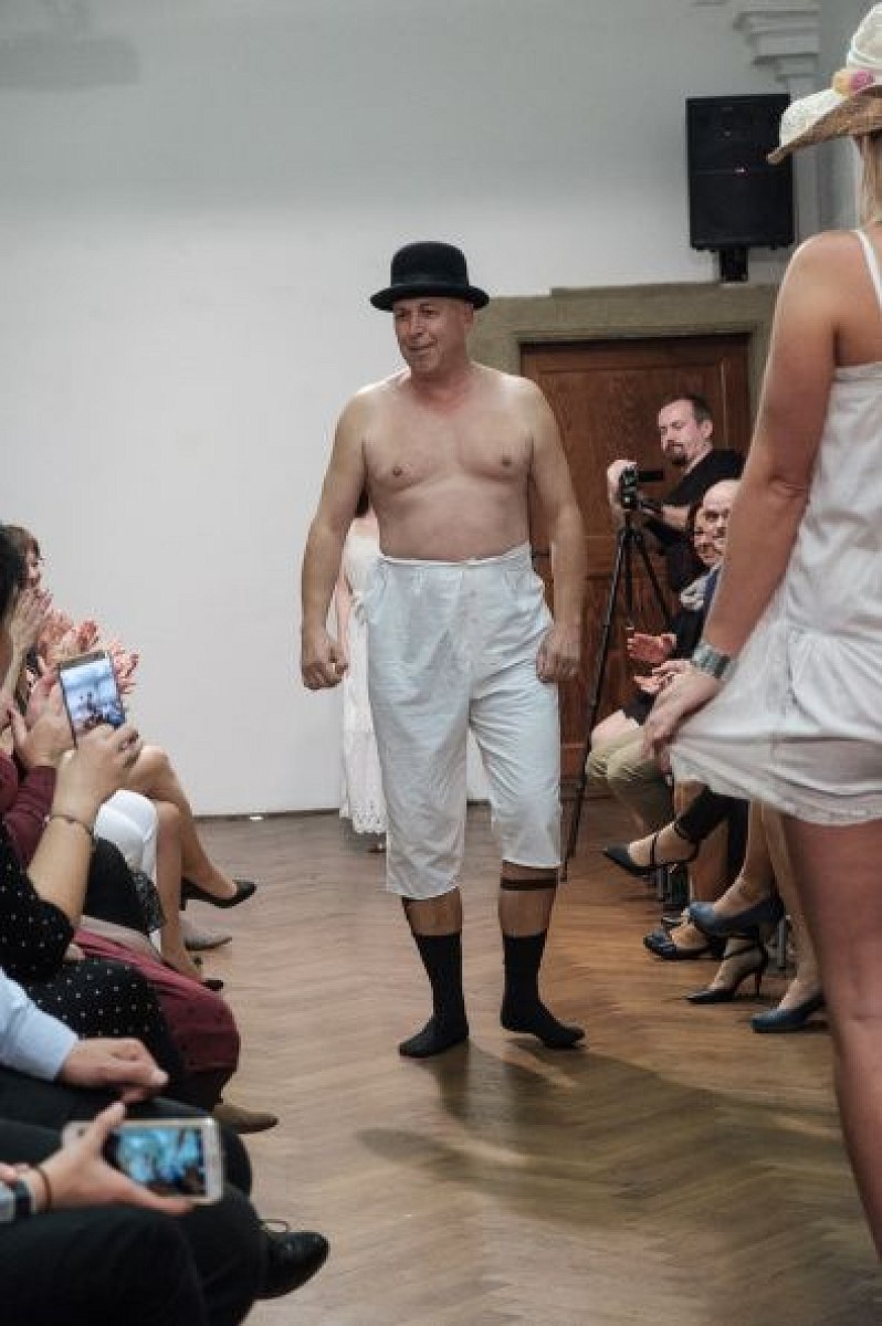 20181104163530-cb790c04-me