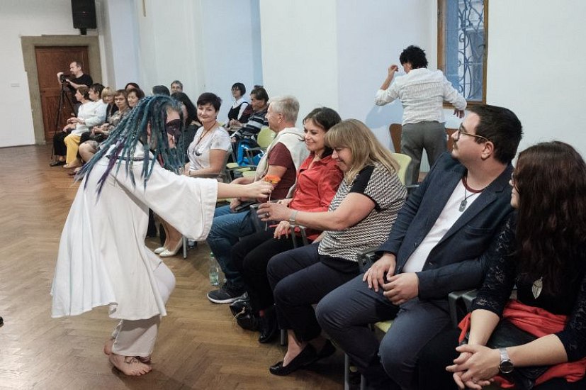 20181104184000-af2d3b06-me