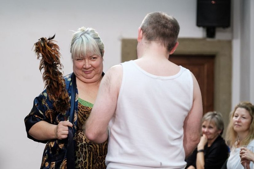 20191107213115-00c70b42-me