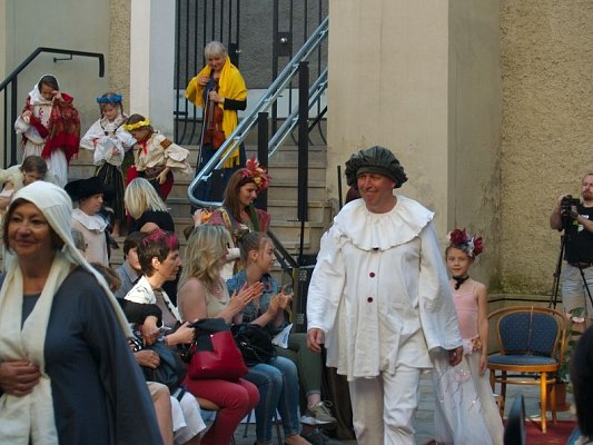 20170629232619-8d2844b3-me