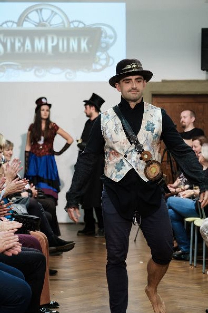 20191107221751-5765053d-me