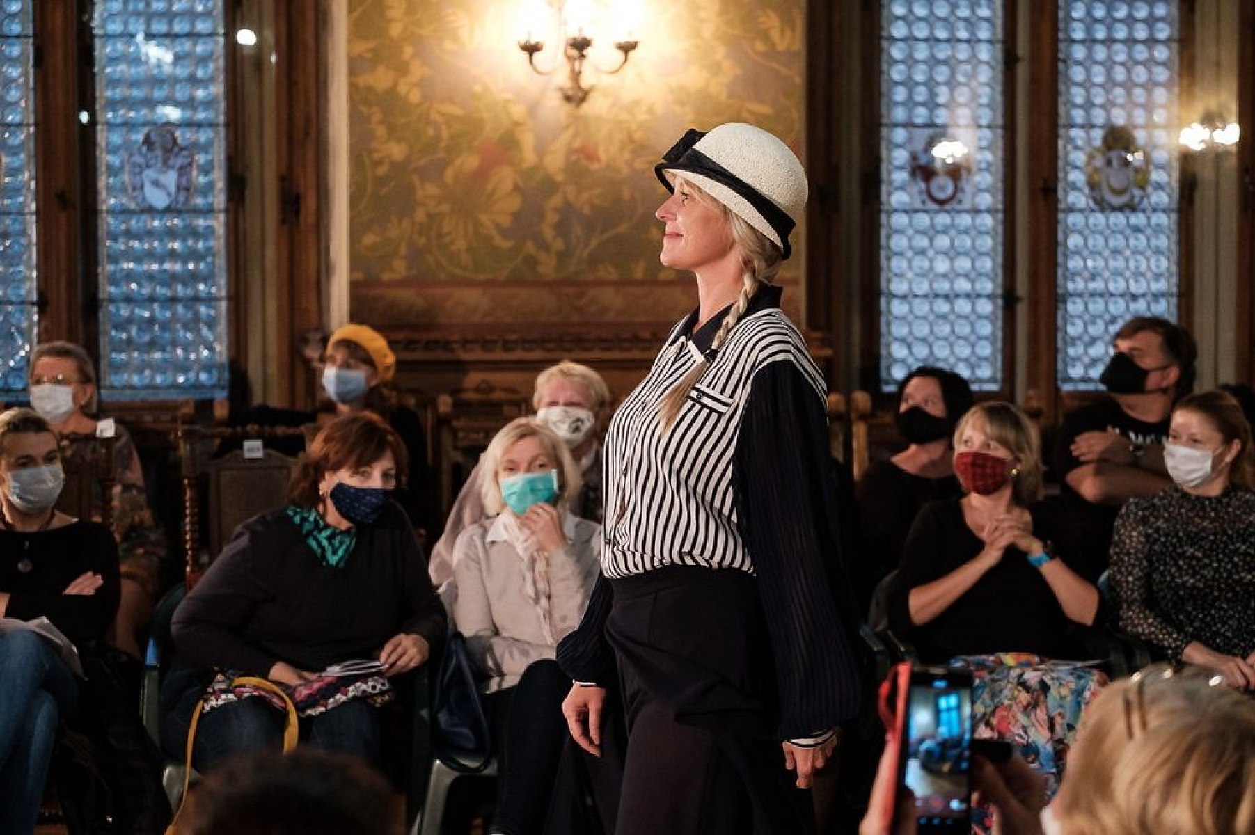 20201007131702-5e9c00cd-la