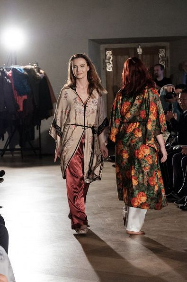 20181104193409-34d79e8b-me