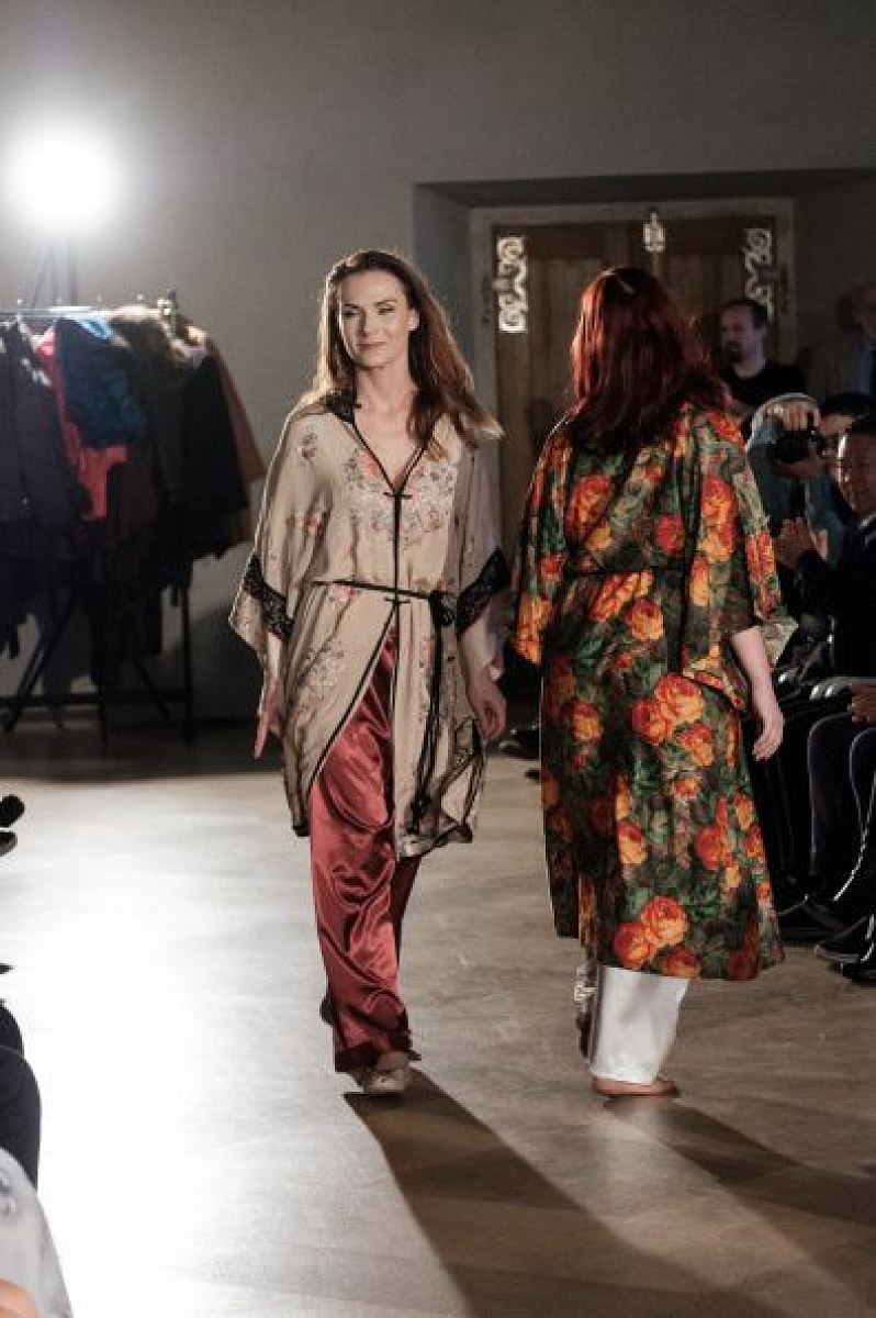 20181104193409-34d79e8b-me