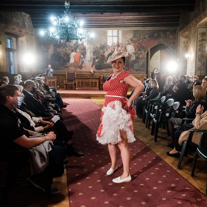 20201007010040-5a47f50c-la