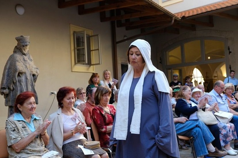 20170629232445-6d9592bd-me