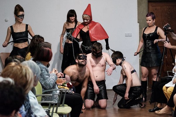 20181104183341-16b7b434-me