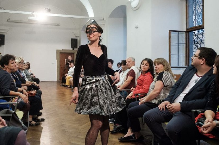 20181104183915-8f23af43-me